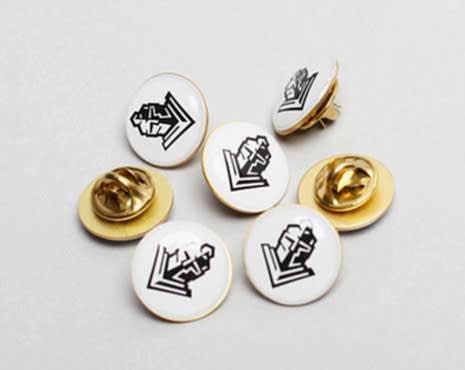 Пример работ «Значки со смолой» №24 Пример работ «Значки со смолой» №24