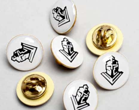 Пример работ «Значки со смолой» №23 Пример работ «Значки со смолой» №23