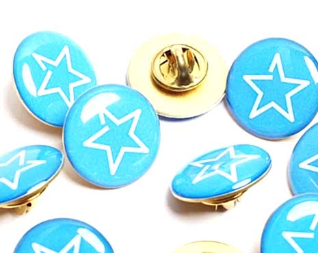 Пример работ «Значки со смолой» №25 Пример работ «Значки со смолой» №25