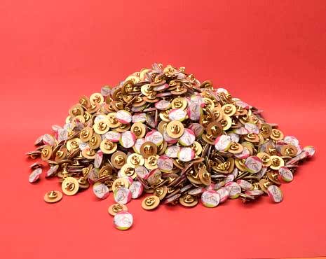 Пример работ «Значки со смолой» №16 Пример работ «Значки со смолой» №16