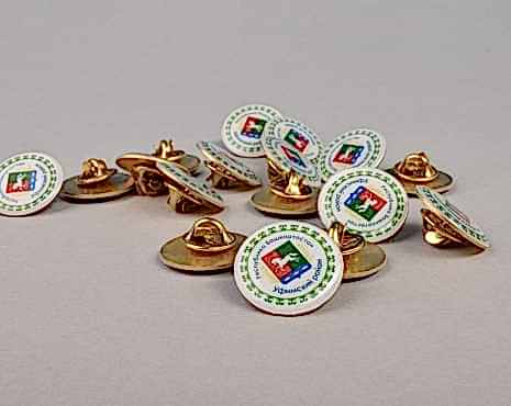 Пример работ «Значки со смолой» №3 Пример работ «Значки со смолой» №3