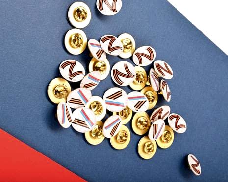 Пример работ «Значки со смолой» №39 Пример работ «Значки со смолой» №39