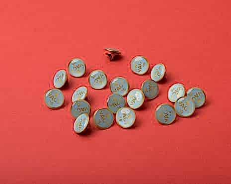 Пример работ «Значки со смолой» №41 Пример работ «Значки со смолой» №41